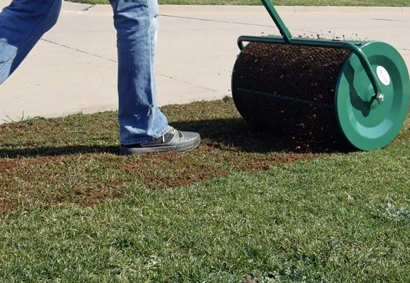 lawn topdressing for high germination and fertilizing